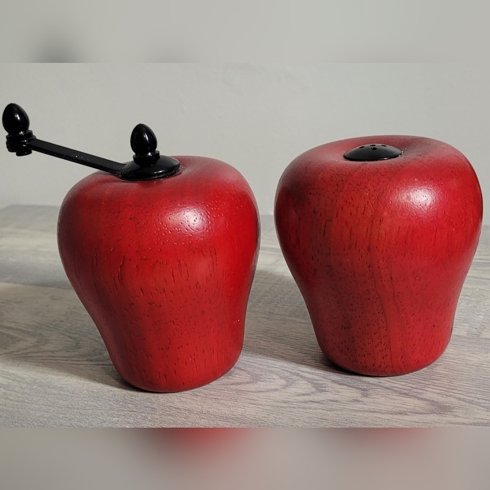 Vintage Cooks Club Wooden Apple Salt Shaker and Pepper Grinder, Red - Picture 3 of 6